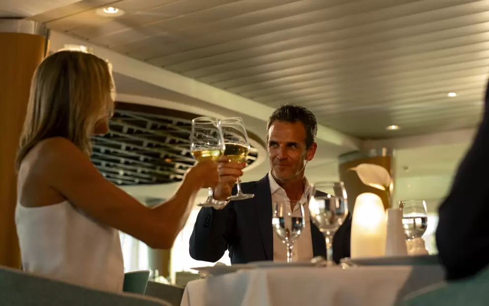 Paul Gauguin Cruises MS Paul Gauguin La Veranda LIfestyle 9 ©Paul Gauguin Cruises.jpg